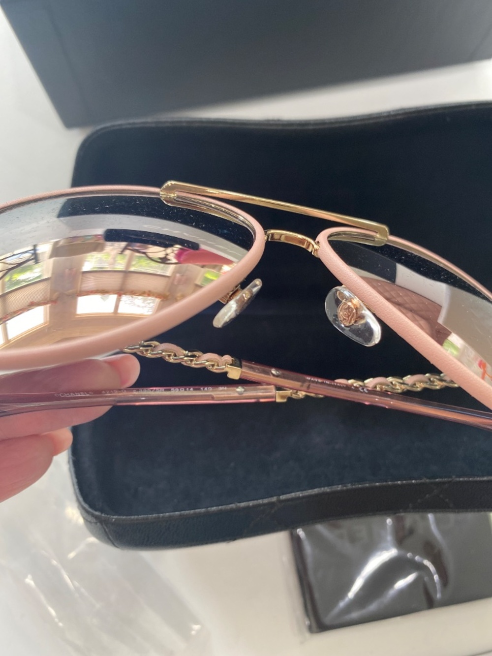 Chanel pink leather pilot sunlasses - Picture 8 of 9